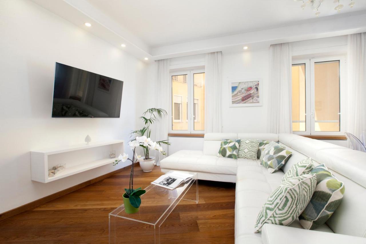 Sorrentovibes - Luxury Home Sea View & Jacuzzi In Sorrento Centre المظهر الخارجي الصورة