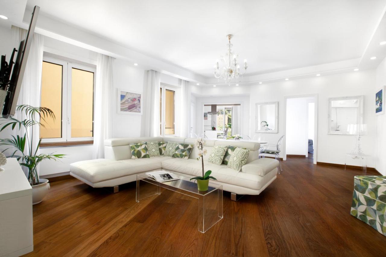 Sorrentovibes - Luxury Home Sea View & Jacuzzi In Sorrento Centre المظهر الخارجي الصورة